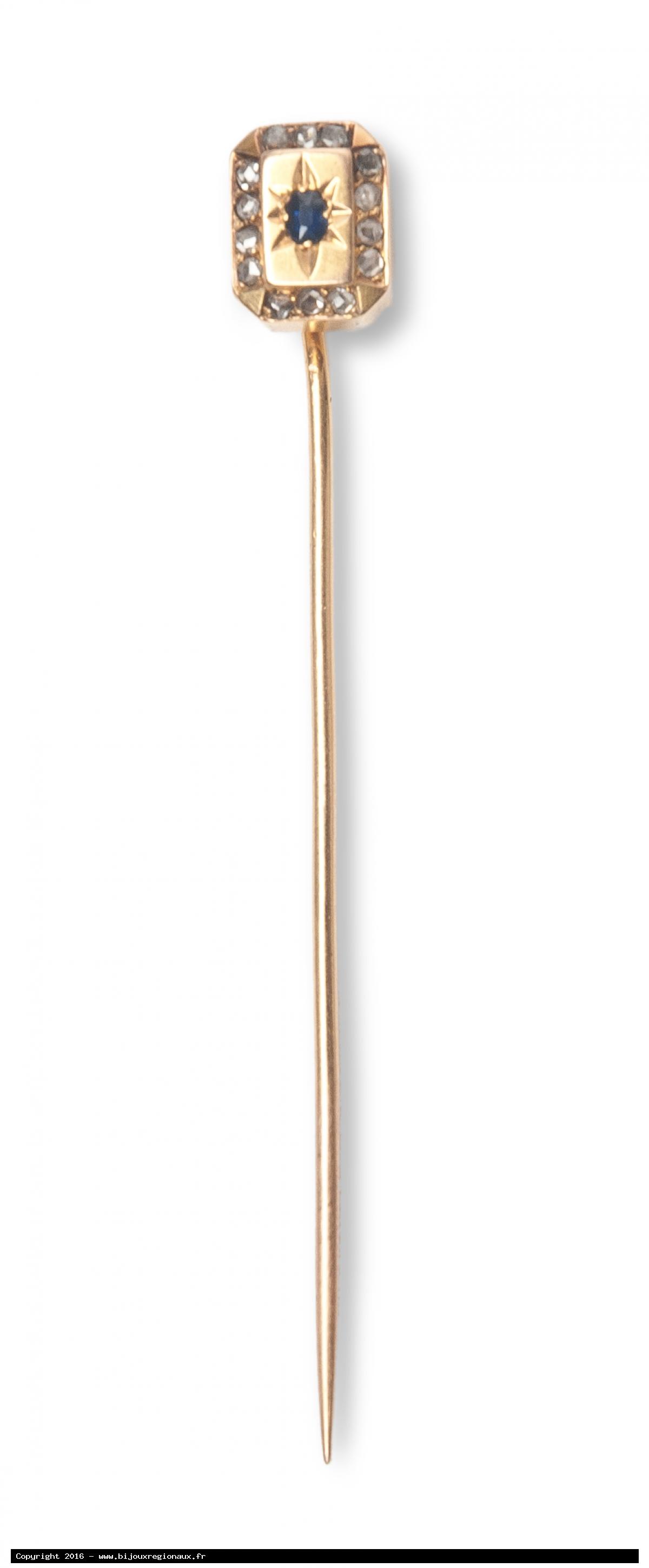 Epingle ancienne en plaqué or art nouveau jeune fille stick