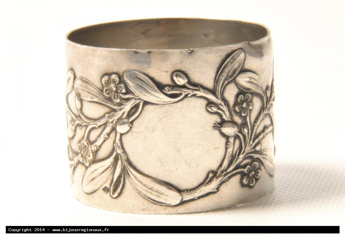 ANCIEN ROND DE serviette en argent massif MINERVE décor de cerises Table Coulant EUR 45,00